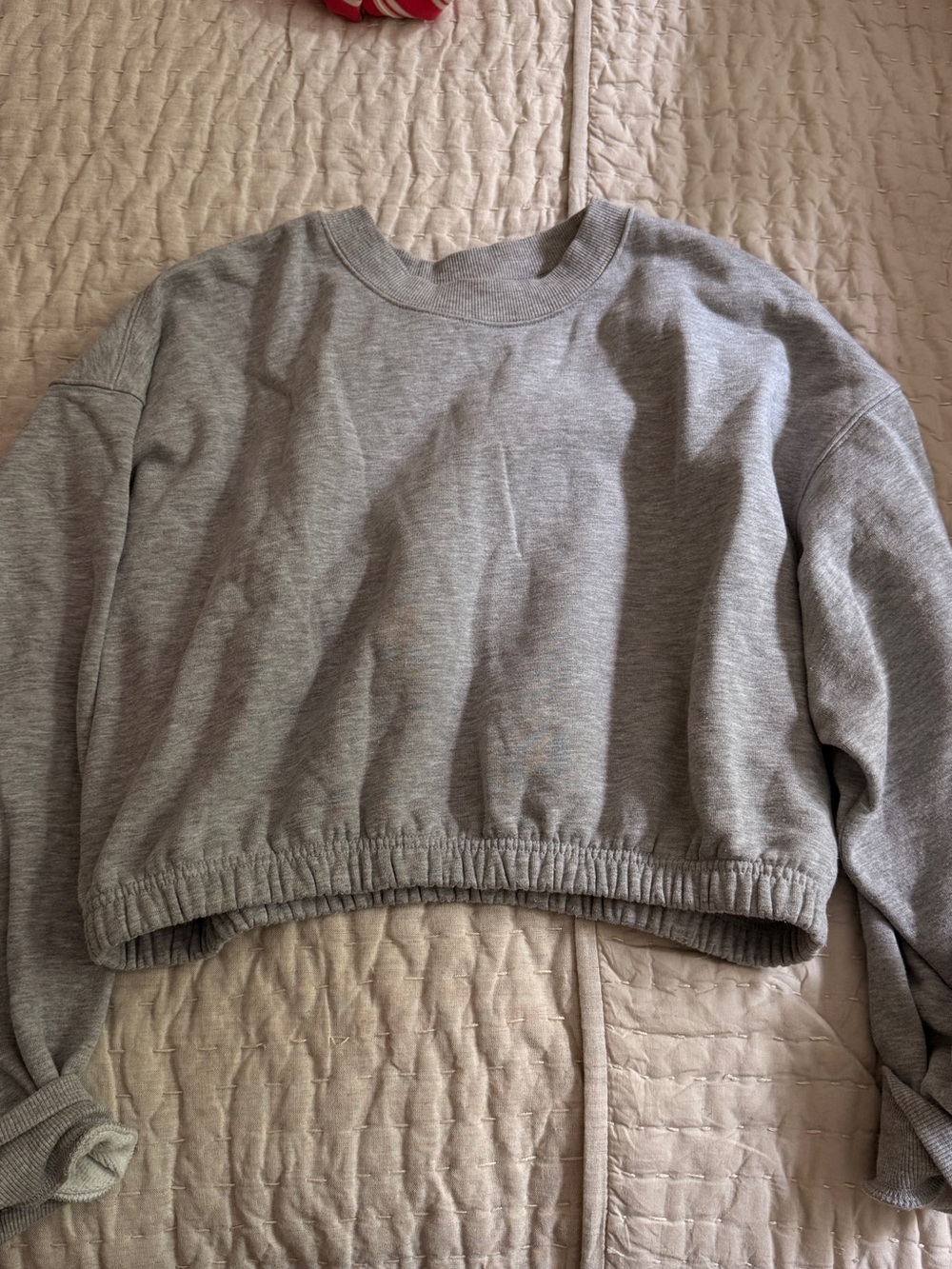 Alo Gray Cropped Sweatshirt - Picture 3 of 4